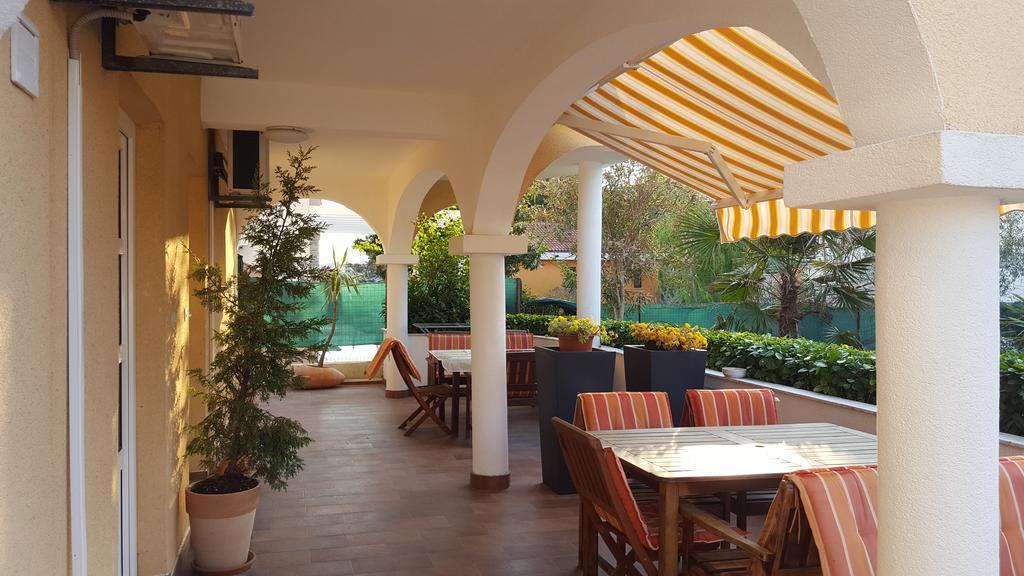 Villa Vanilla With Heated Pool Zadar Exterior photo